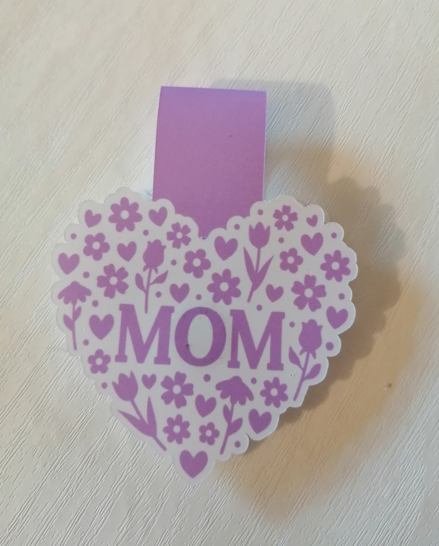 Heart shaped MOM magnetic bookmark